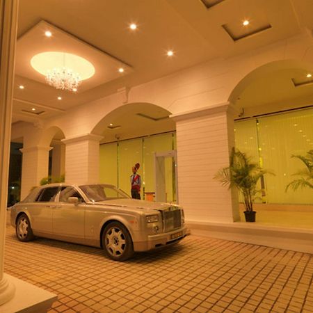 Royal Orchid Central, שימוגה מראה חיצוני תמונה