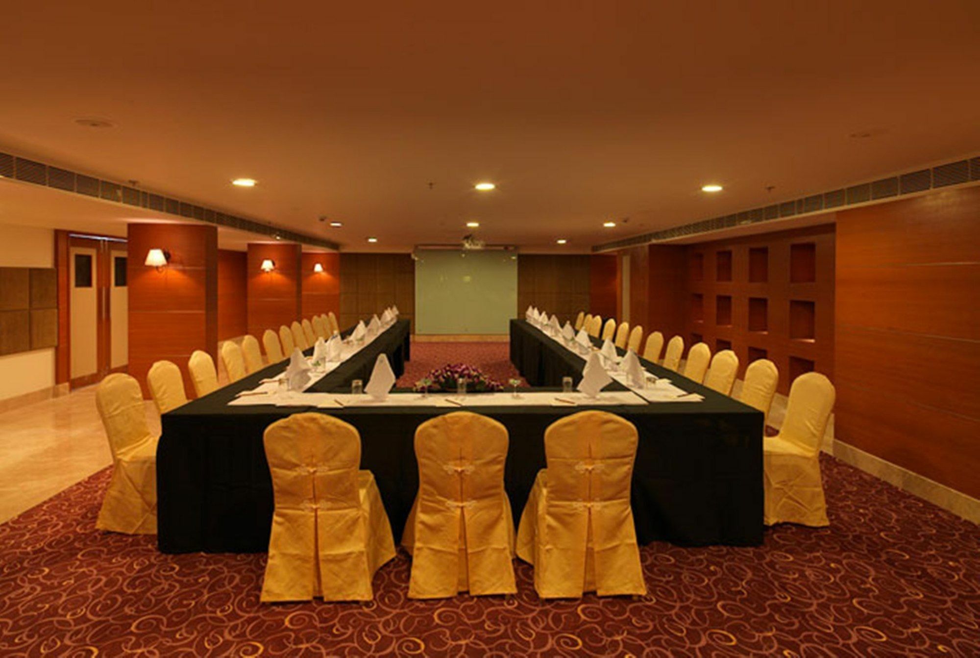 Royal Orchid Central, שימוגה מראה חיצוני תמונה