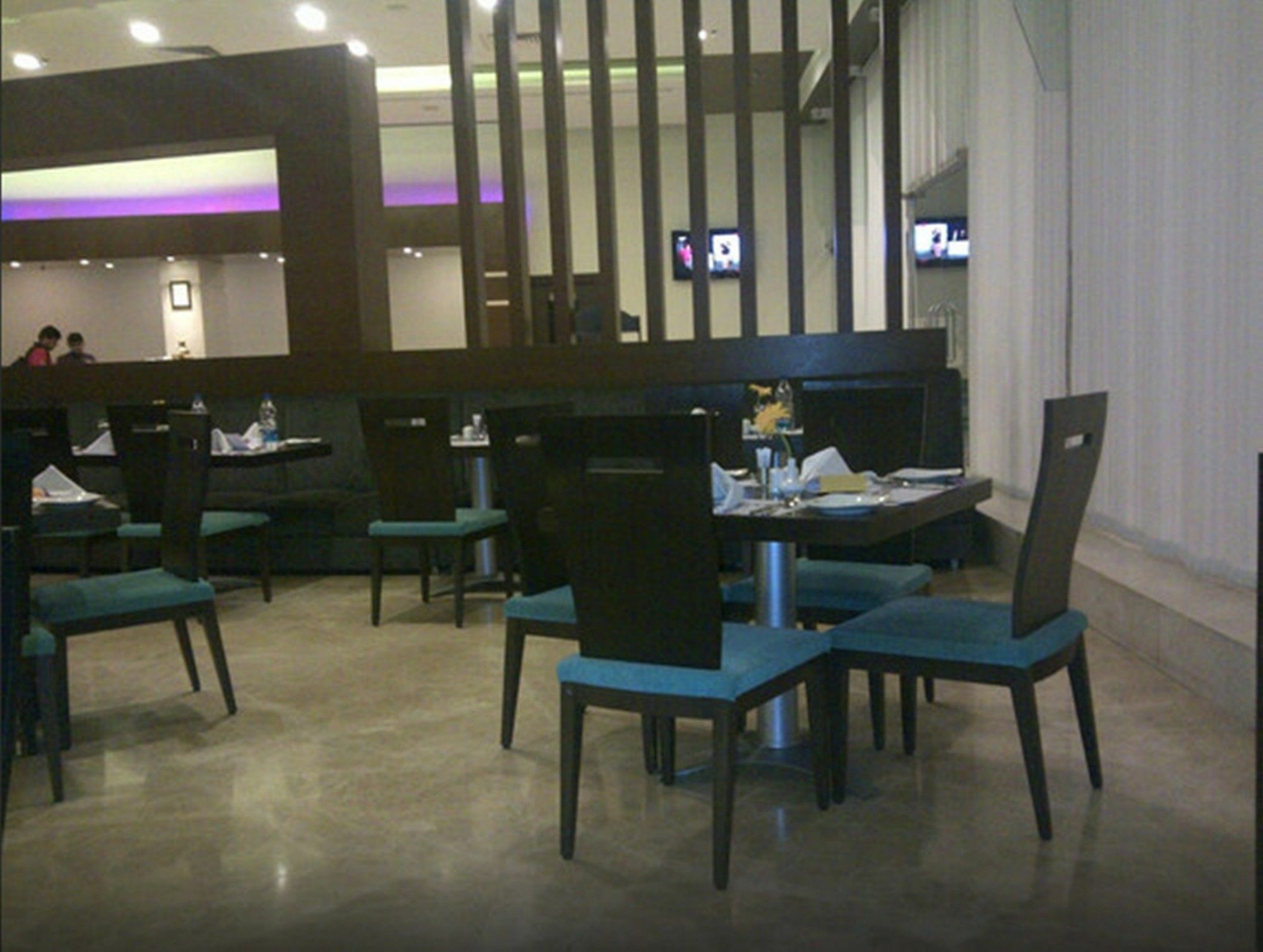 Royal Orchid Central, שימוגה מראה חיצוני תמונה